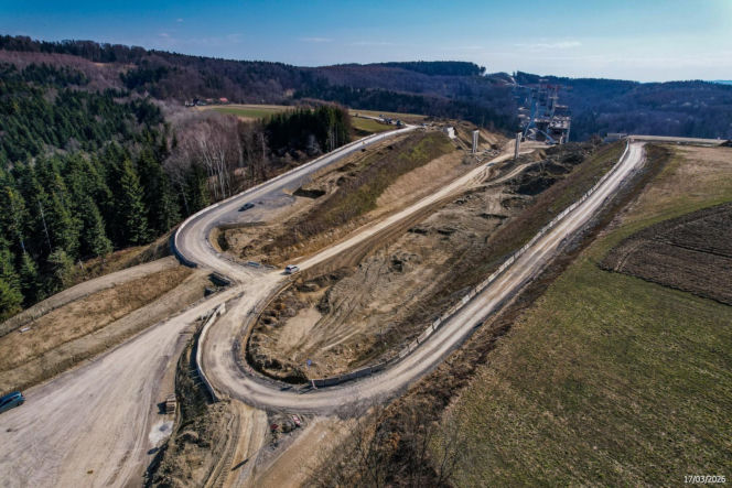 Najwyższa estakada w Polsce powstaje na S19 Babica Jawornik. Na plac budowy prowadzą serpentyny