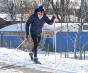 Chajzer bryluje na śniegu 