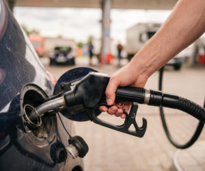 Hurtowe ceny paliw 03.08.2026. Czas na oddech dla kierowców i rynkowe wyczekiwanie