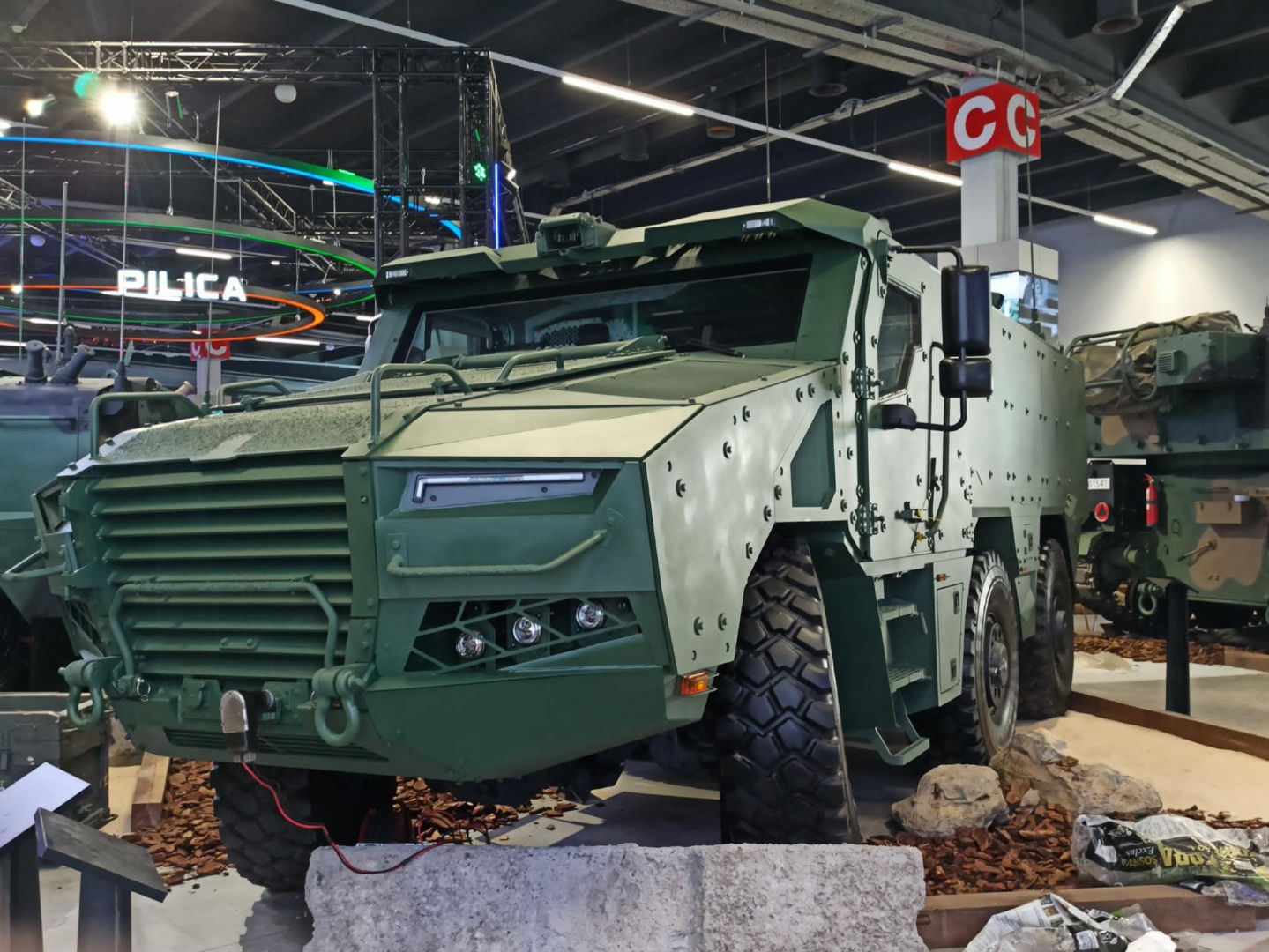 Huta Stalowa Wola rozszerza produkcję. Heron 6x6 wchodzi do gry
