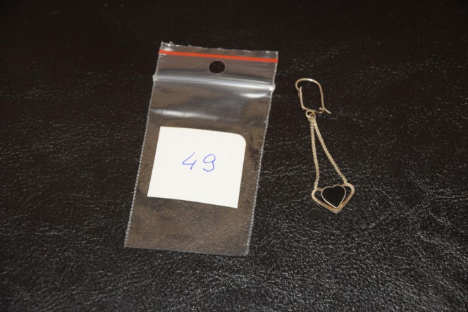 Rozpoznajesz te błyskotki? Policja poszukuje właścicieli bizuterii i kosztowności