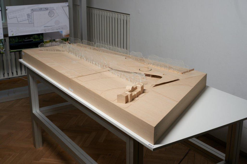 Wyróżnienie w konkursie na projekt Ogrodu XXI wieku i pawilon wystawowy w warszawskich Łazienkach. KKM Kozień Architekci, Kraków; COQIU MALACHOWSKA COQUI Stadtebau Landschaftsarchitektur, Berlin