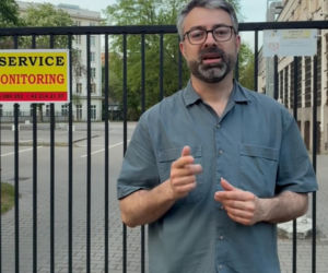 Radny chce oddać mieszkańcom parking przed urzędem dzielnicy. „Więcej szkody niż pożytku”