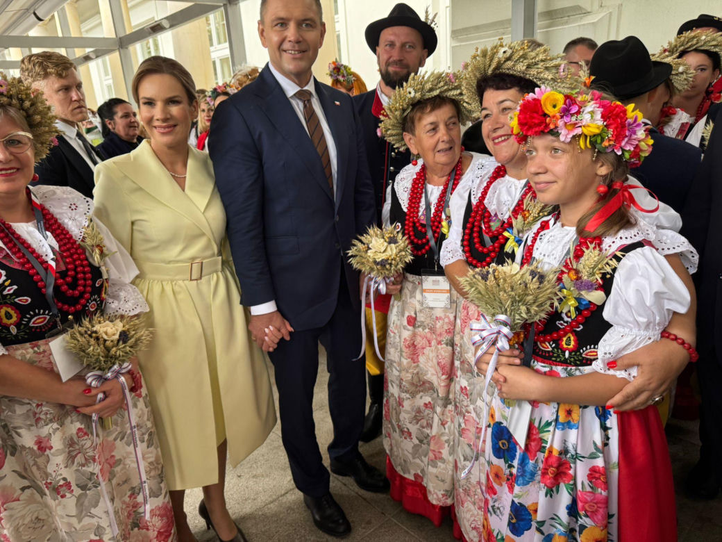 Koło Gospodyń Wiejskich w Puszynie na Dożynkach Prezydenckich w Warszawie