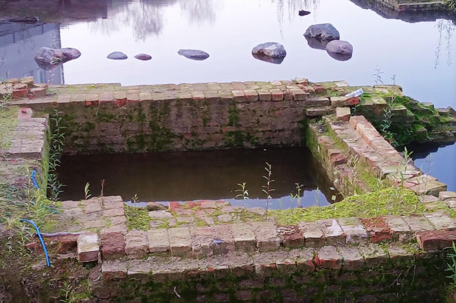 Fundamenty dawnych kamienic przy ul. Św. Floriana