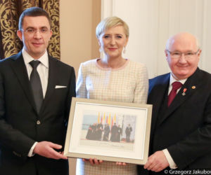 Wiadomo, kto kupił słynne zdjęcie Agaty Dudy za 200 tys. zł