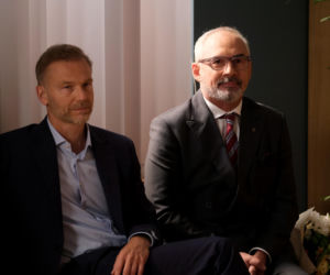 M jak miłość odc. 1903. Andrzej Budzyński (Krystian Wieczorek), Adam Werner (Jacek Kopczyński)