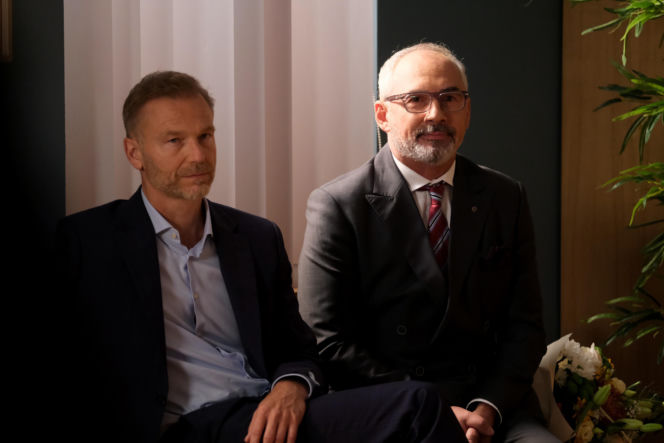 M jak miłość odc. 1903. Andrzej Budzyński (Krystian Wieczorek), Adam Werner (Jacek Kopczyński)