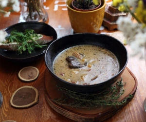 Żurek wielkanocny bez mięsa – aromatyczny, tradycyjny i zaskakująco sycący