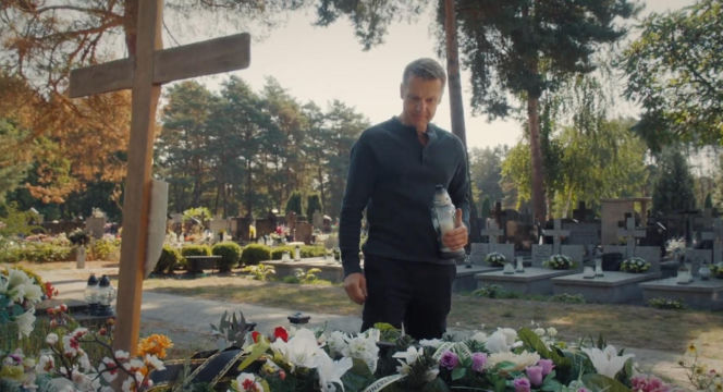 M jak miłość odc. 1908. Paweł (Rafał Mroczek), grób Franki na cmentarzu w Józefowie