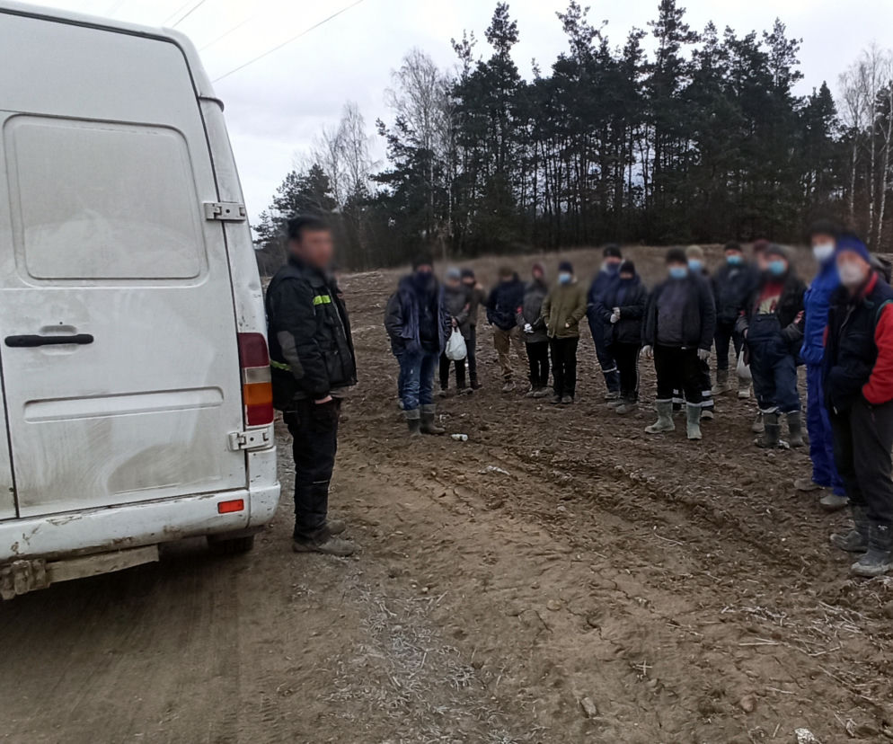 Mława. Zapobiegli kolejnemu wypadkowi ukraińskiego busa? NIESŁYCHANE, co działo się w środku! [ZDJĘCIA]