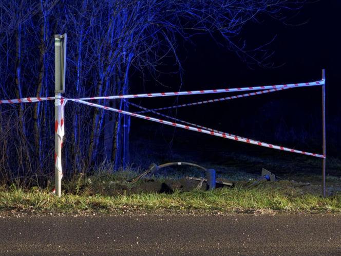 Makabryczne dachowanie auta na Mazowszu. 41-latek zginął uwięziony w blaszanej pułapce