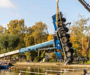 Szczecin. Dźwig przerwócił się w przystani żeglarskiej [ZDJĘCIA]