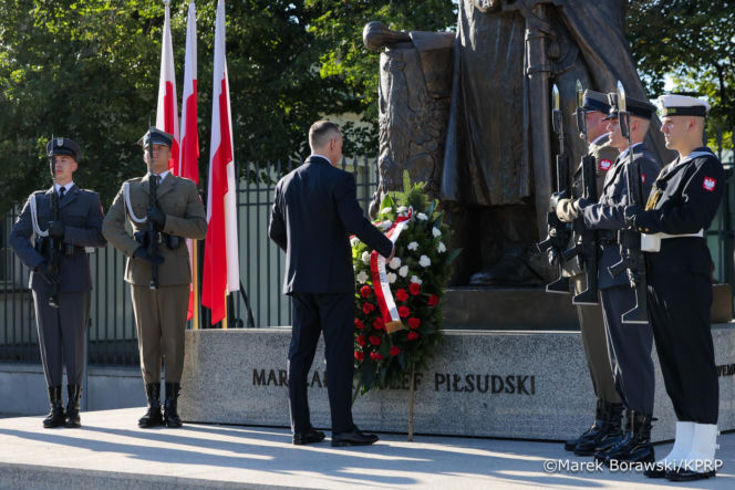 Karol i Marta Nawroccy na obchodach Święta Wojska Polskiego