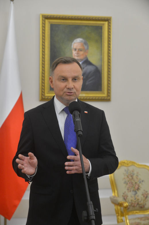 Prezydent domaga się głów