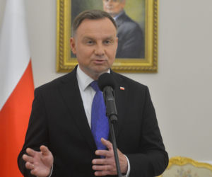 Prezydent domaga się głów