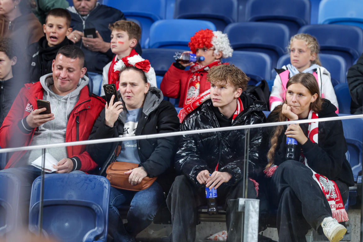 Kibice na meczu Polska -Nowa Zelandia na Stadionie Śląskim