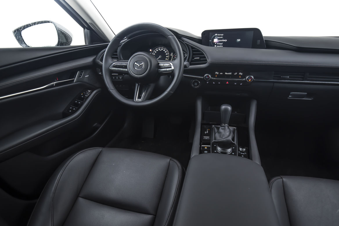 Mazda 3 Sedan Skyactive-G 2.0 122 KM AT6 Hikari