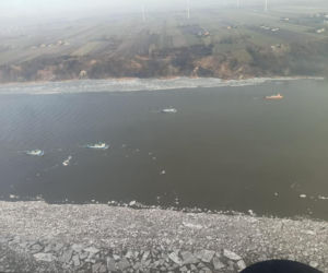 Płock. Alarm powodziowy na Wiśle. Tak wygląda OGROMNY zator lodowy z lotu ptaka! [ZDJĘCIA]