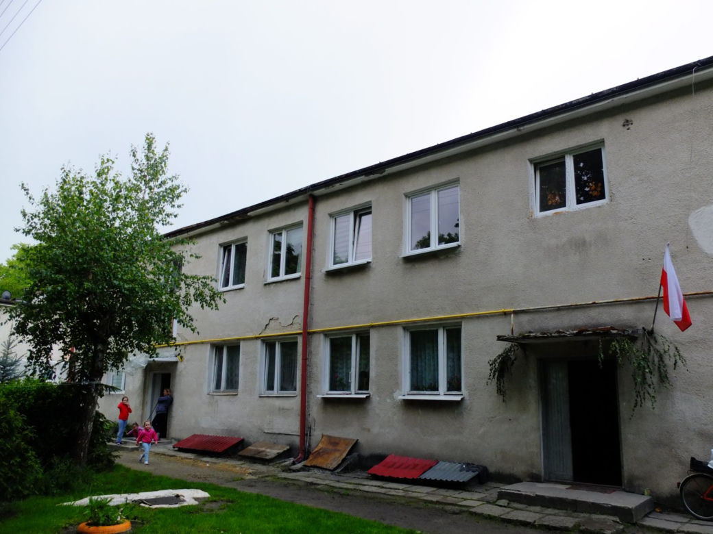 Groził, że wysadzi blok, bo nie pozwolili mu palić ogniska w przedpokoju