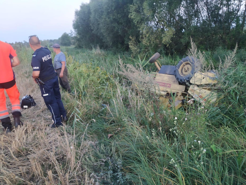 Tragiczny wypadek w Kosinie. Rolnik utonął podczas pracy w polu