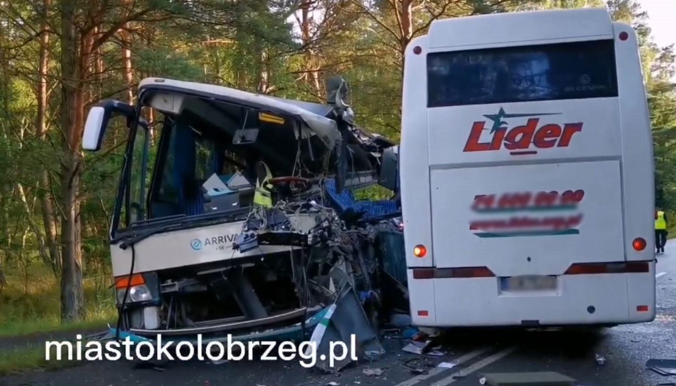 Zderzenie dwóch autkarów w Dźwirzynie pod Kołobrzegiem