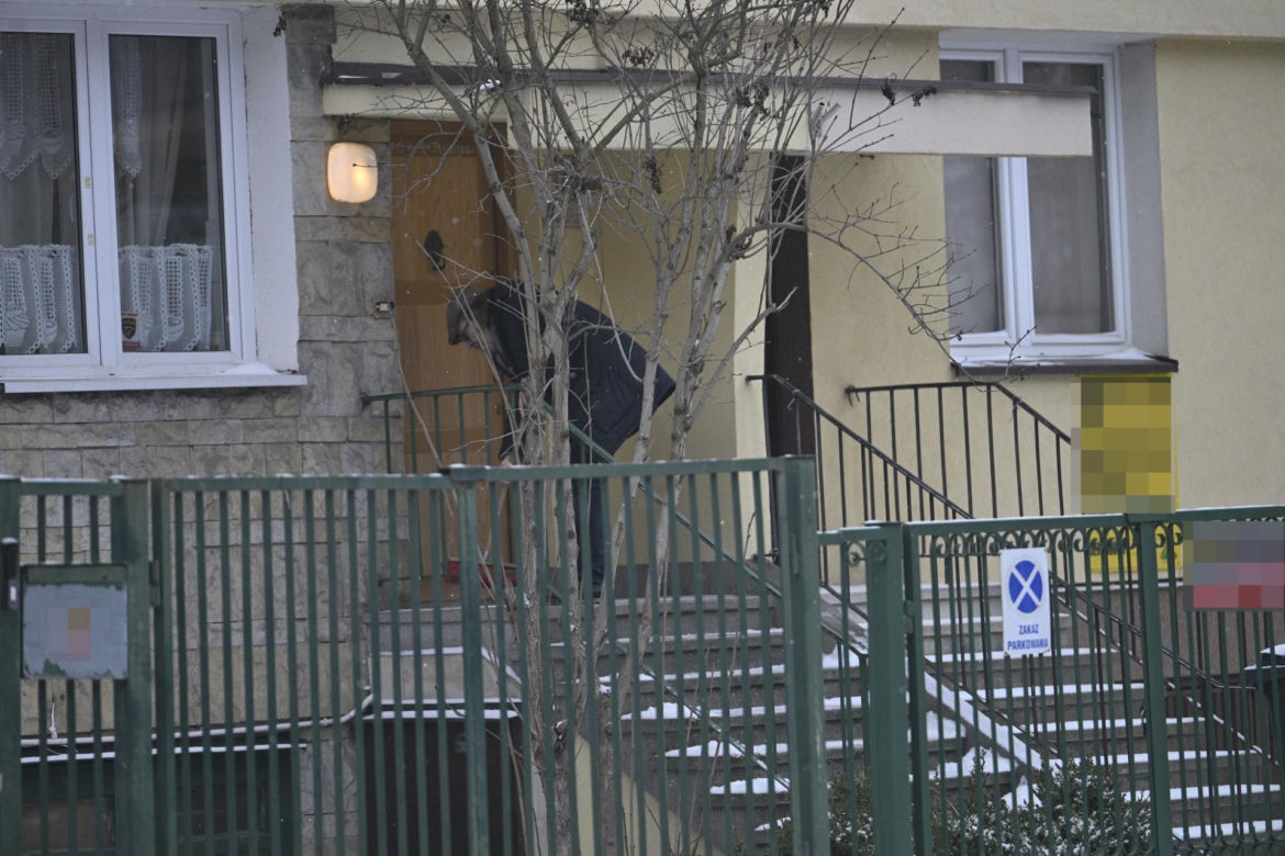 Kuzyn Kaczyńskiego dba o krewnego i odśnieża schody