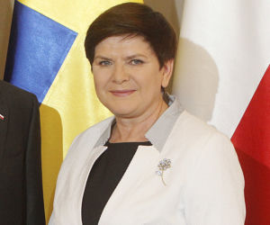 LUDZIE ŚLĄ BROSZKI DO PREMIER.