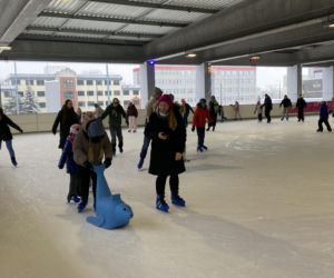 Kryte lodowisko przy Hali Urania