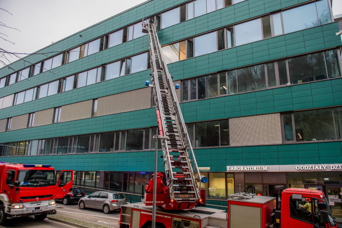 Gdańsk. Ewakuacja w Centrum Medycyny Nieinwazyjnej. Pożar w UCK