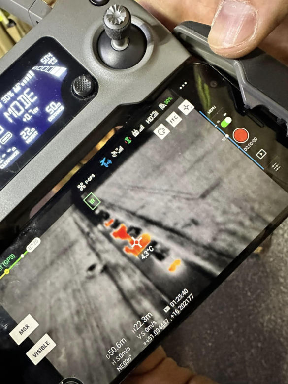 Przyjechali do wypadku, samochód był pusty. Strażacy szukali poszkodowanych dronem 