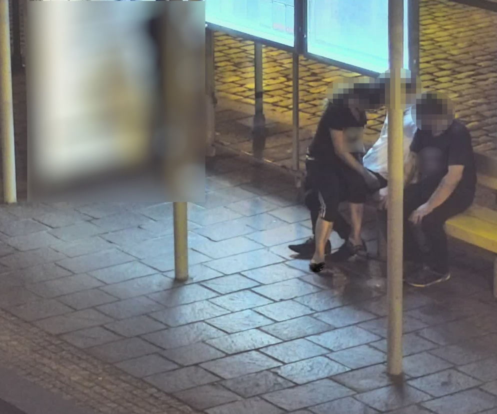 Kobieta usiadła na kolanach pijanego mężczyzny, a następnie go okradła