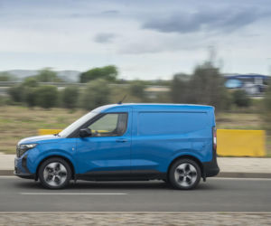 Ford Pro ulepsza E-Transita Couriera. Jedna firma zamówiła aż 500 pojazdów