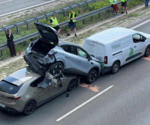 Spektakularna kolizja. Auto na aucie