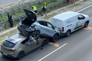Spektakularna kolizja. Auto na aucie