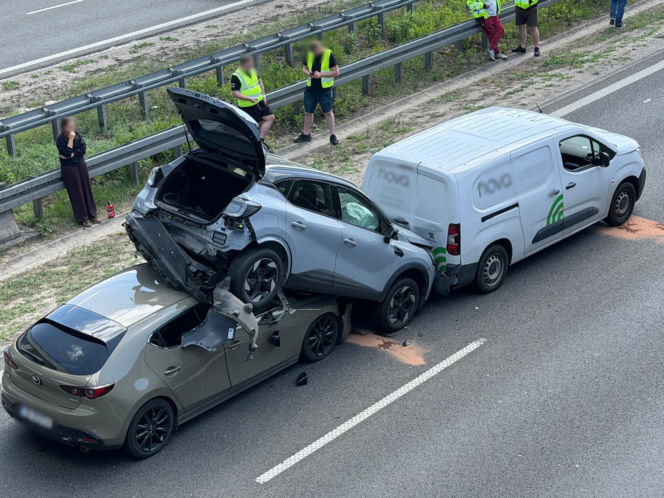 Spektakularna kolizja. Auto na aucie