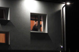 Mrozy ciało mężczyzny w domu