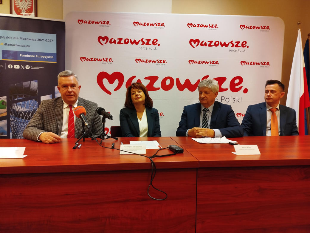 Podpisanie umowy na dotację unijną dla SPZOZ w Węgrowie na remont przychodni w Łochowie
