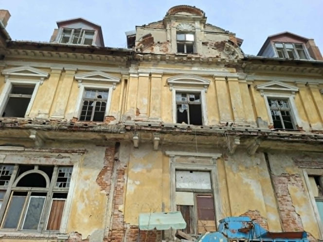 Kiedyś perła, dziś w ruinie. To nie jest zwykły pałac w Świętokrzyskiem (Pałac w Bałtowie)