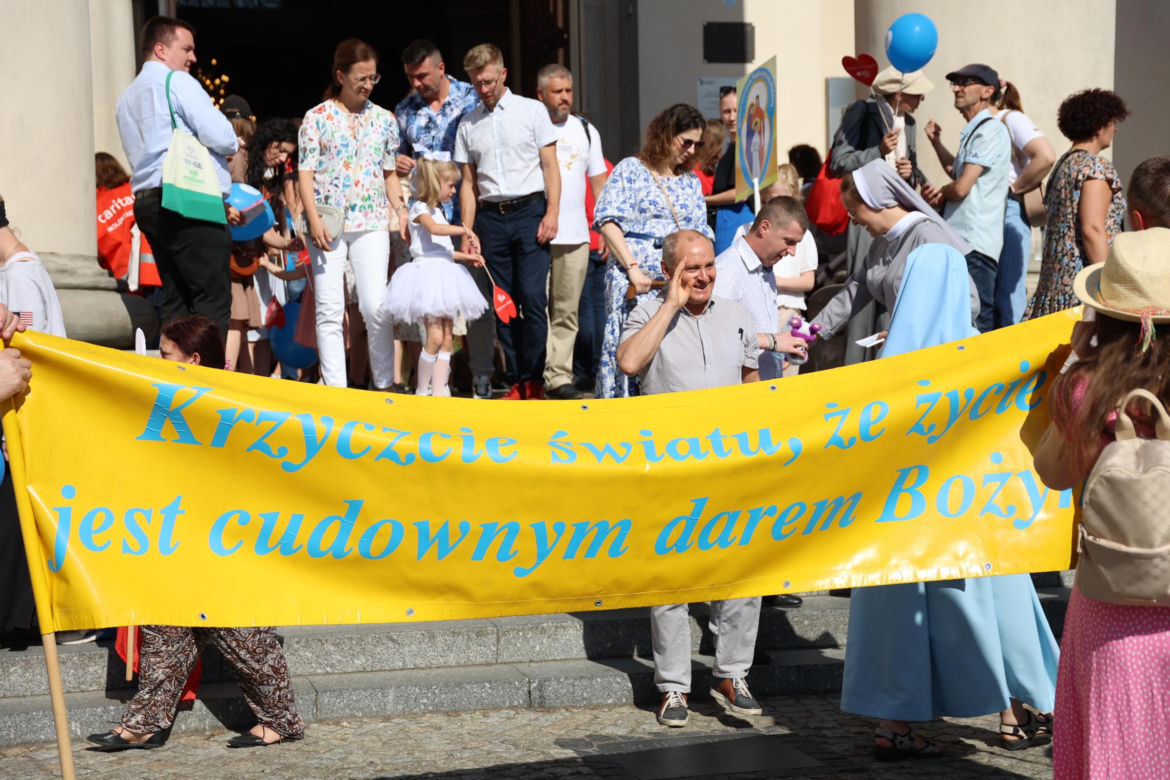 Marsz dla Życia i Rodziny 2024 w Dzień Matki przeszedł przez centrum Lublina