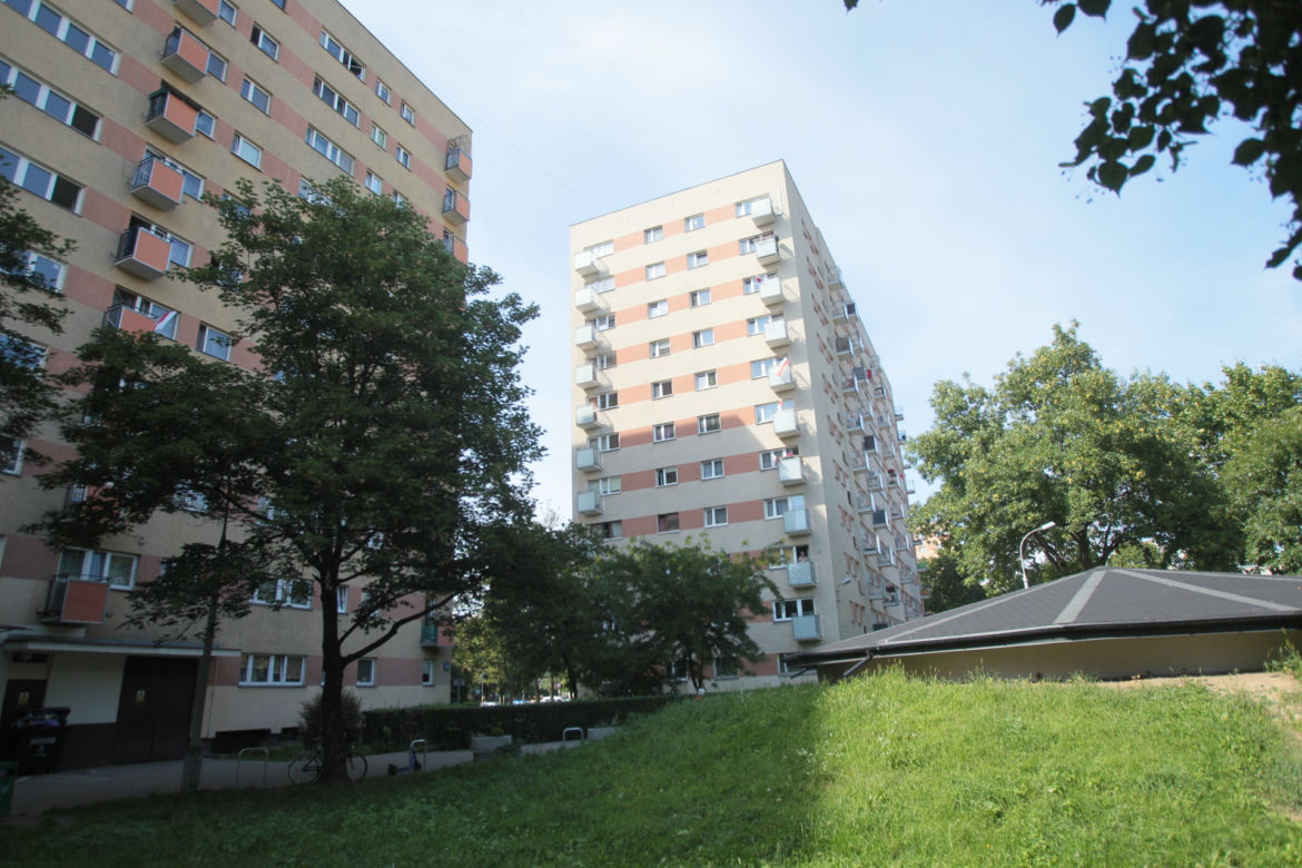 Groza na Siekierkach. Oszuści grasują po domach i wyłudzają pieniądze!