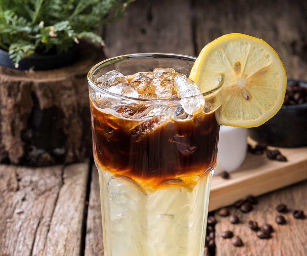 Espresso z lemoniadą podbija TikToka. Dwa składniki tworzą najbardziej zaskakującą kawę tego lata