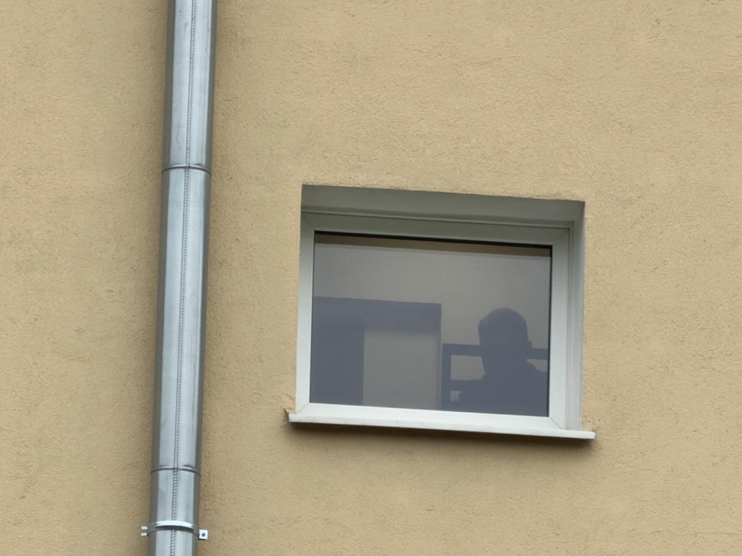 Zabarykadował się w łazience z nożem. Na warszawskiej Woli znaleziono ciało 67-letniej Ewy