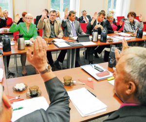 Jaśnie pan Sikorski dostał wieś