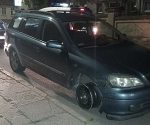 Elbląg: Jechał bez felgi przez miasto! Złapała go policja!