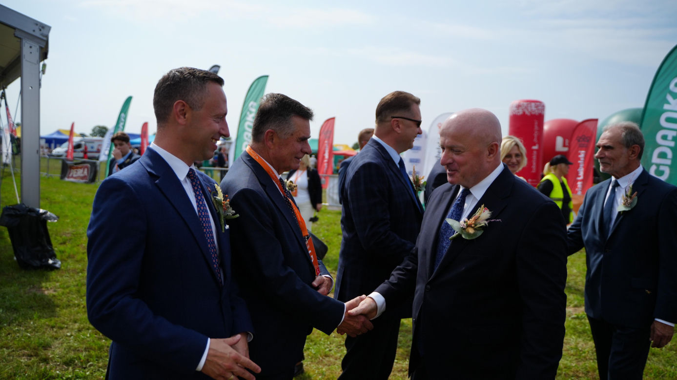 Zenek i upał rozgrzały publiczność. Tak wyglądały Dożynki Wojewódzkie 2023 w Radawcu