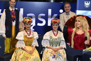 Wielka niespodzianka na konferencji TVP! Ogłoszono kolejną gwiazdę Sylwestera z Dwójką 2025