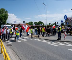 Mieszkańcy Skawiny wyszli na ulicę przeciwko przebiegowi S7 przez gminę