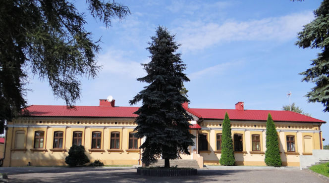 To miasto w województwie łódzkim nazywano „Krakówkiem”. Mieszkał w nim Andrzej Frycz Modrzewski