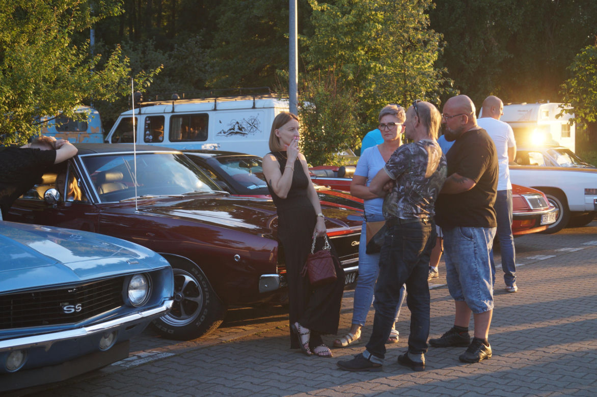 Bydgoskie Klasyki Nocą. Perełki motoryzacji znów zaparkowały obok Torbydu!